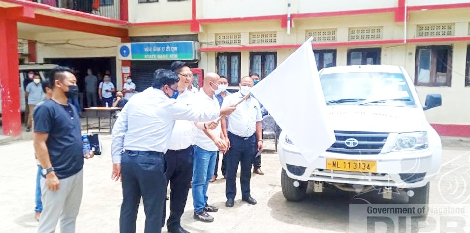 DC Kiphire T Wati Aier, NCS launching the Mobile Teaching Unit vehicle for Kiphire Aspirational District at the DC’s office complex, Kiphire on July 29. (DIPR Photo)
